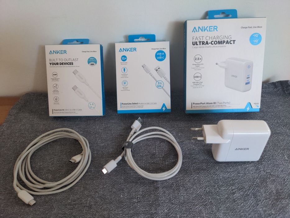 PD зарядно и кабели Anker