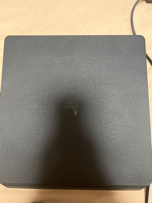 PS4 + Джоистик чисто нов
