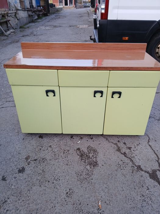 Работен шкаф железен