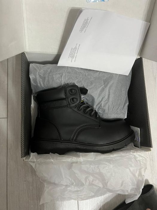 Продаются спец сапоги