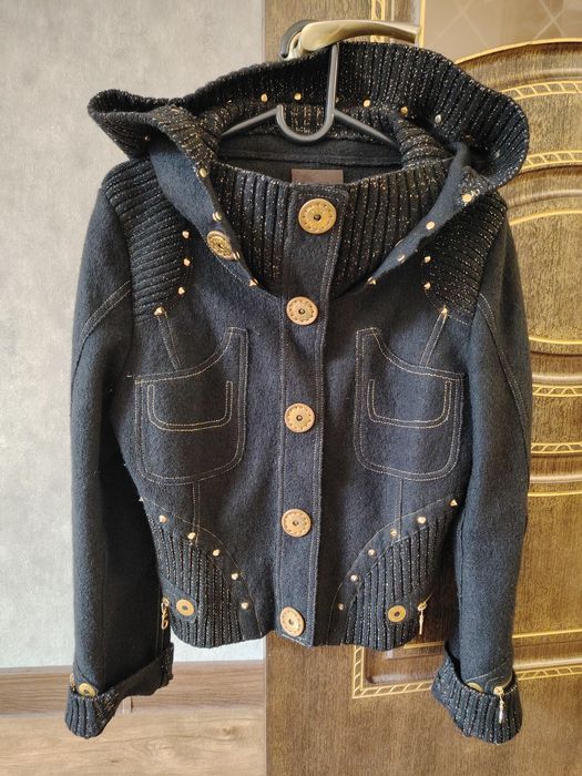 Продам красивую твидовую кофту