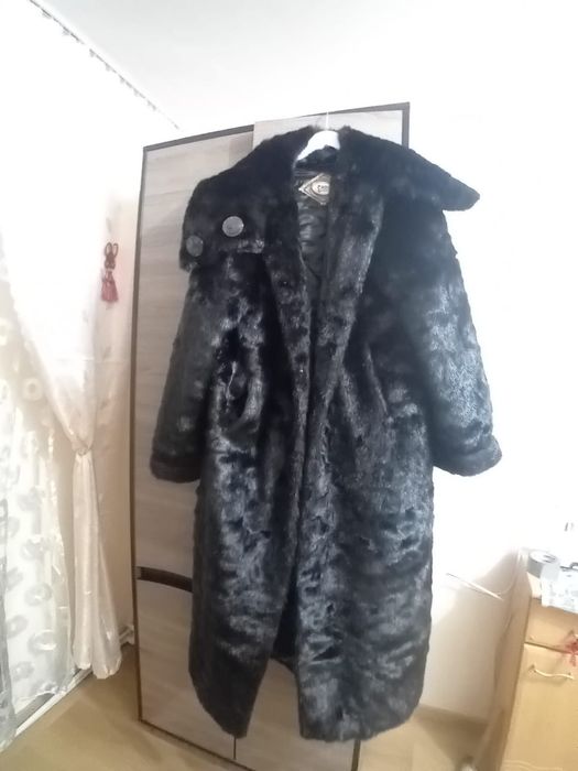 Blană de iarna neagra
