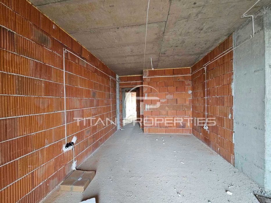 Продава се Тристаен апартамент в Пловдив, Гагарин - 122 кв.м за 1296 €/кв.м - Снимка #3