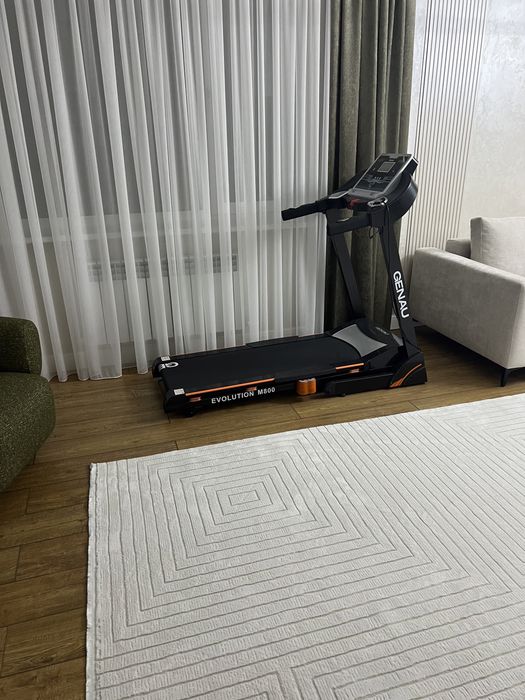 Продам беговую дорожку GENAU EVOLUTiON  M800