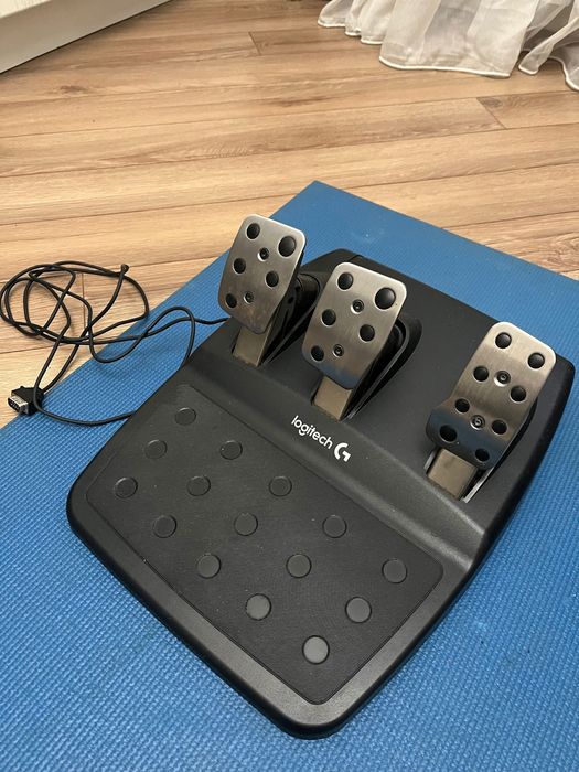 Игровой руль Logitech G29