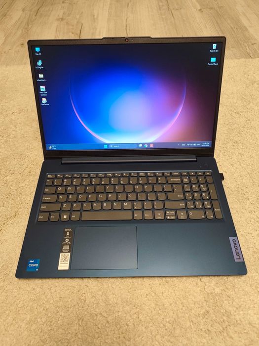Laptop Lenovo IdeaPad3 15IAH8, i5-12450H, 15.6" Full HD, 8GB, 512GB NVMe ca nou