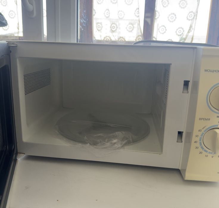 продам микроволновку LG