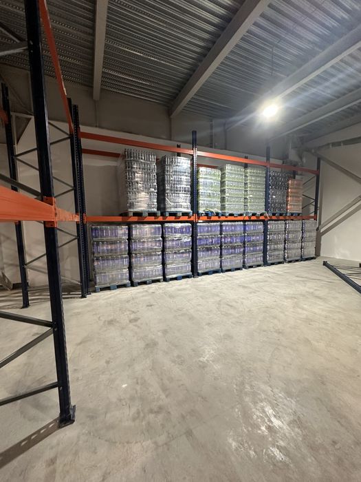 Vindem rafturi metalice profesionale