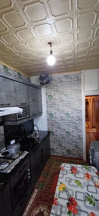 Продаю 3 комнатная квартира 10 микрорайон