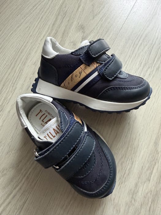 Adidasi baieti prima classe