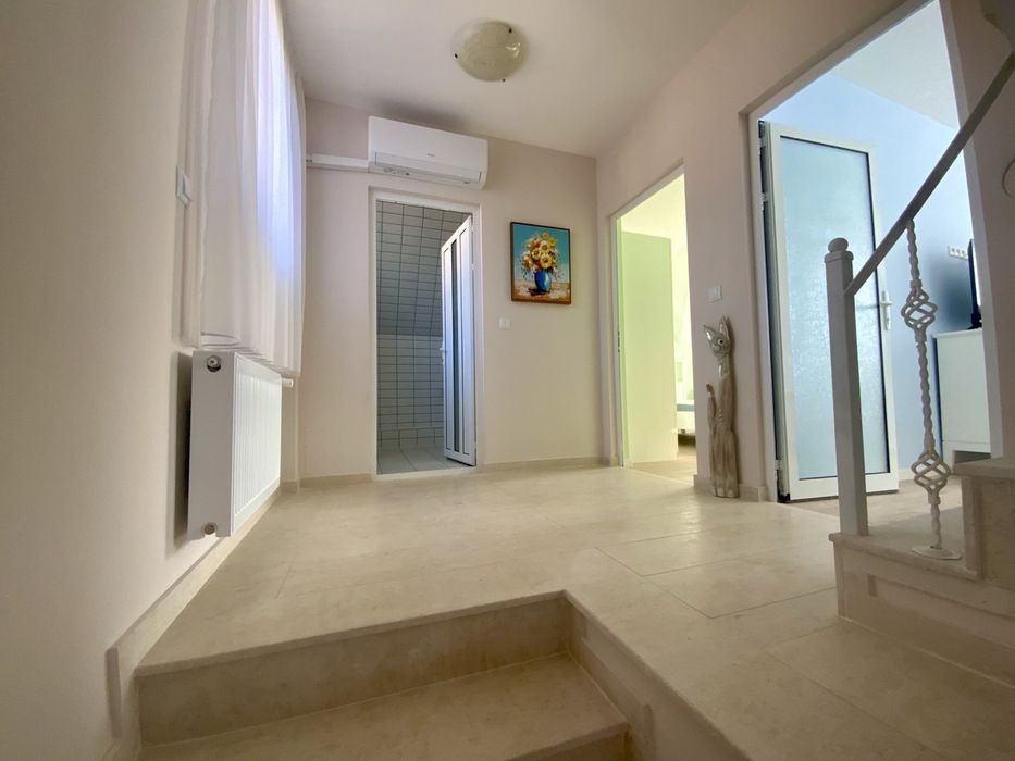 Дава се под наем Къща в Добрич, в.з. Лозята - 130 кв.м за 997.05 € - Снимка #9