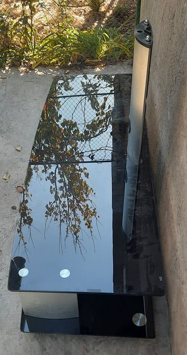 Стол под ТВ стекло