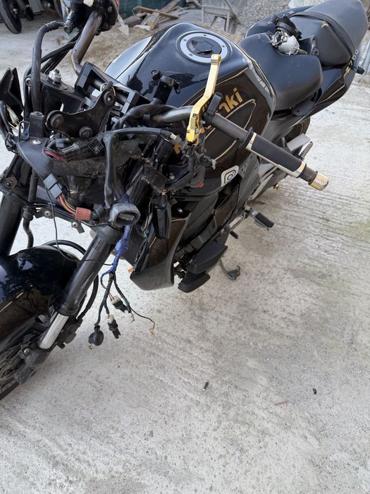 Kawasaki Z750 avariat