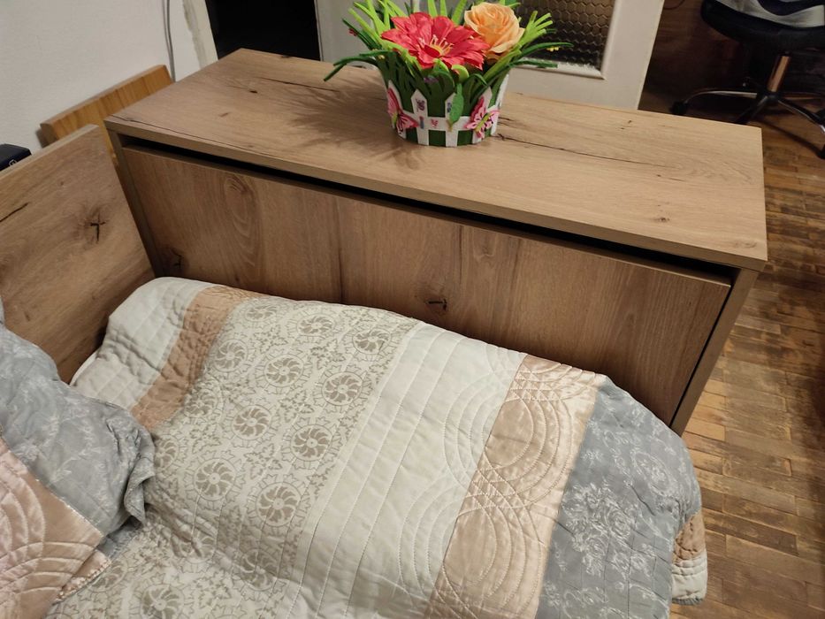 Продавам отлично запазено детско-юношеско легло,отделна ракла,подарък