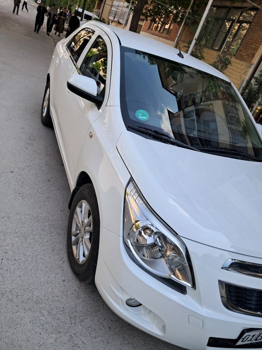 Продаётся Кобальт 2020 года коробка автомат цвет белый 2 хозяин