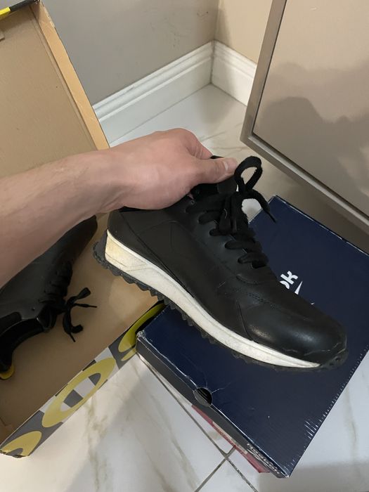 Кроссовки продаю