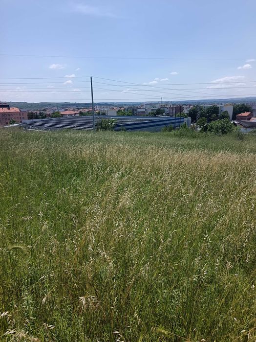 Продава парцел над супермаркет Жанет