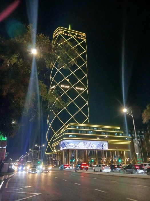 Первая линия 560 м2 в Piramit Mall ул Бобура 1-нотариальня Аэропорт