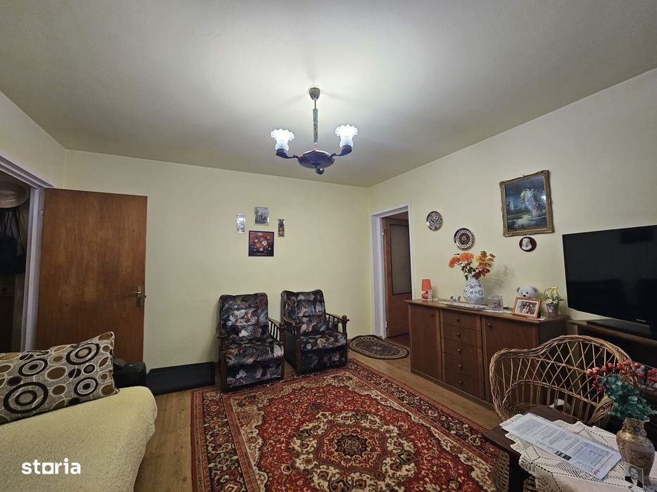 Apartament 3 camere , zona Miorita