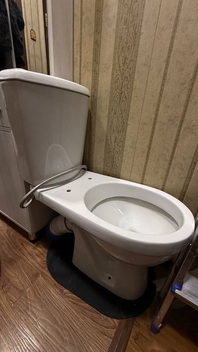Продается унитаз