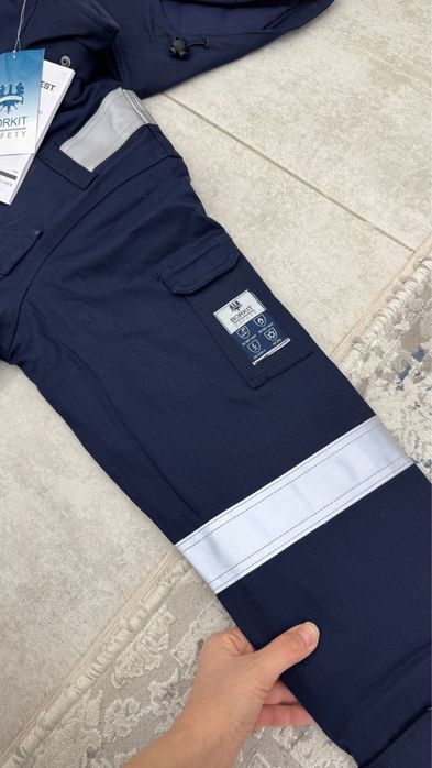 Продается спецовка. Зимняя. Новая. Размер М.