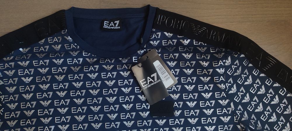 Футболка Emporio Armani