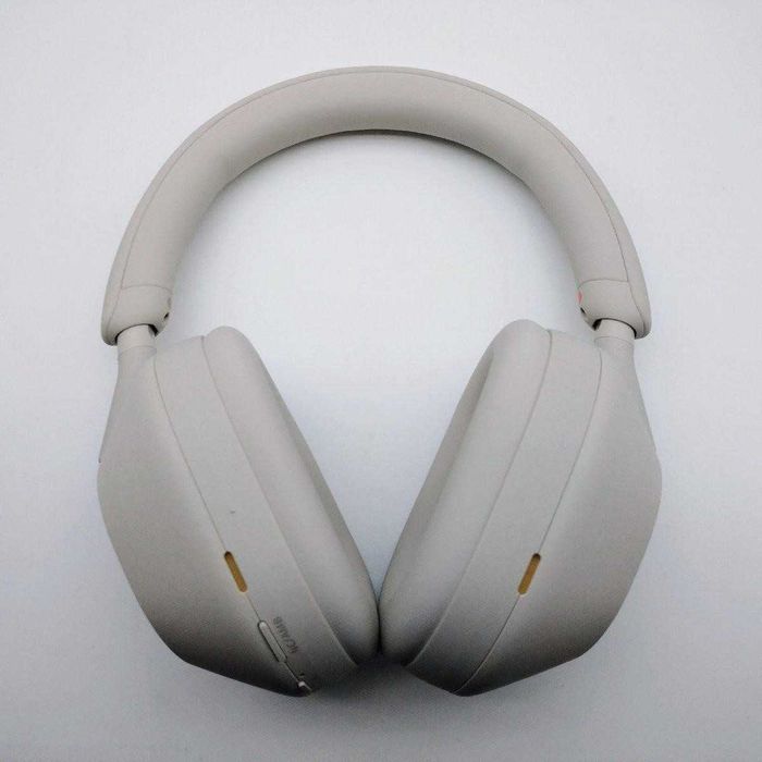 Sony WH-1000XM5 – кремави | Отлично състояние