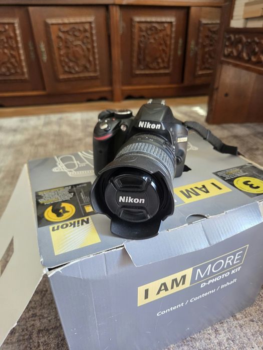 Nikon 3200 cu obiectiv din kit de 55 mm