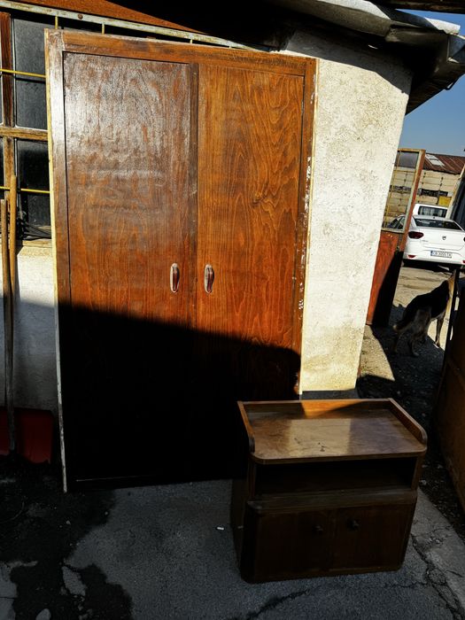 Старинни автентични мебели Маса Гардероб Бюфет Нощно шкафче врати