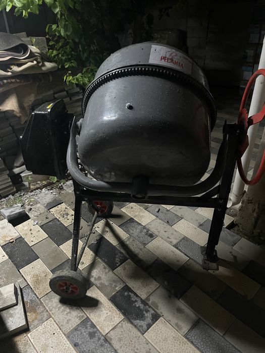 Миксер .230 л .
