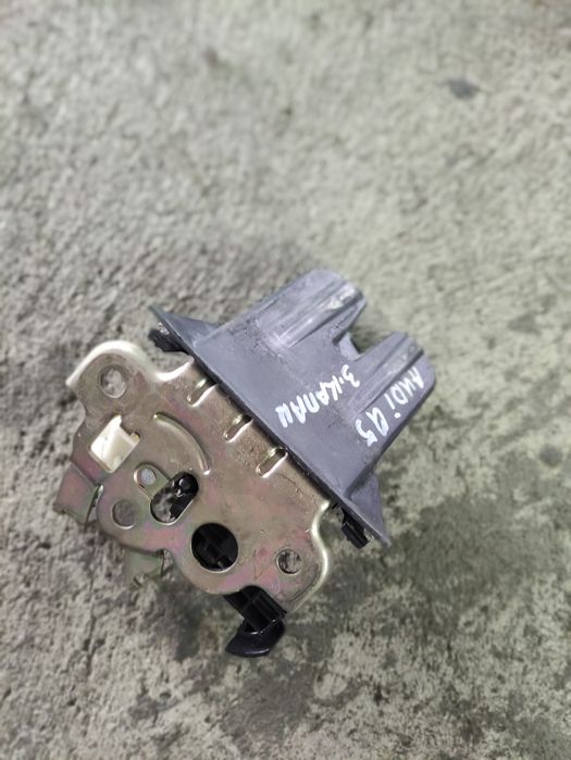 Брава за заден капак за Audi Q5