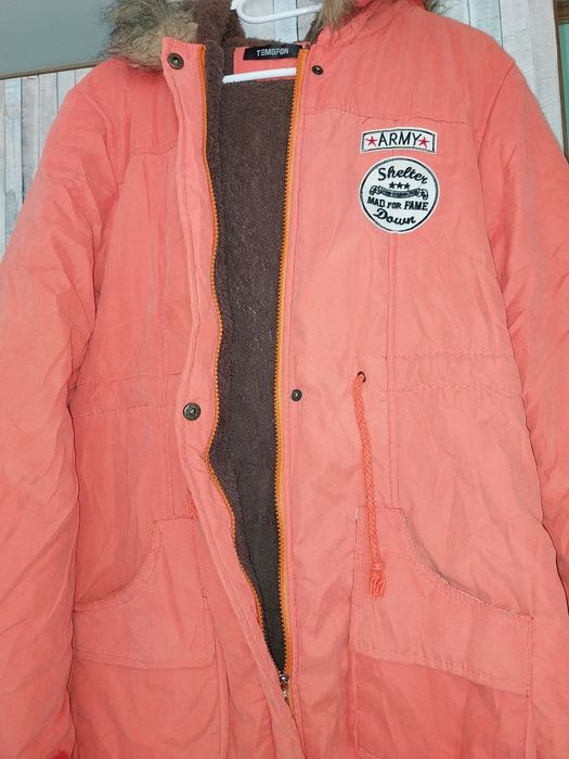 Geaca  culoarea coral