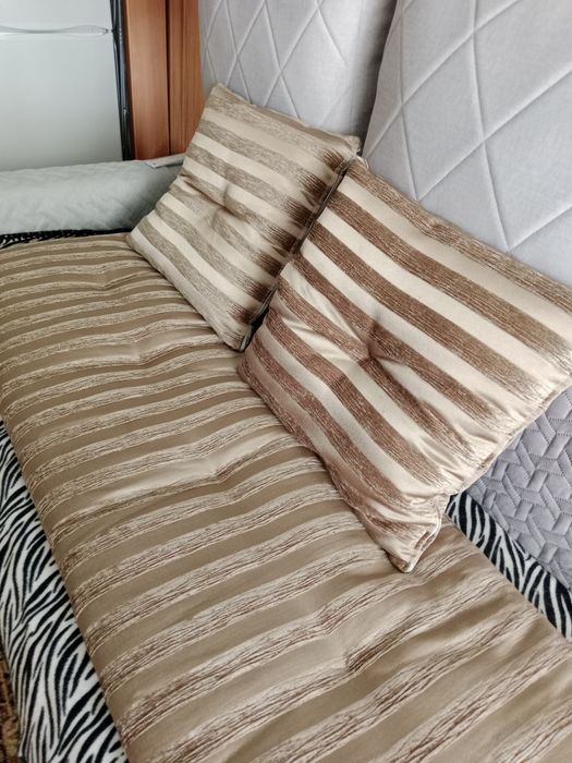 Продам новое Корпе и 2 подушки.