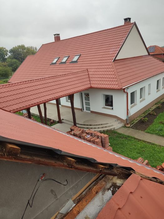 Montaj acoperisuri dulgherie tigla metalica terase reparati de urgenta