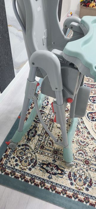 Детский столик обеденный