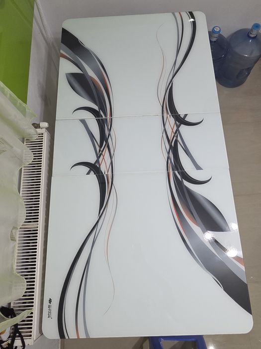 Masa bucatarie de sticla cu 4 scaune