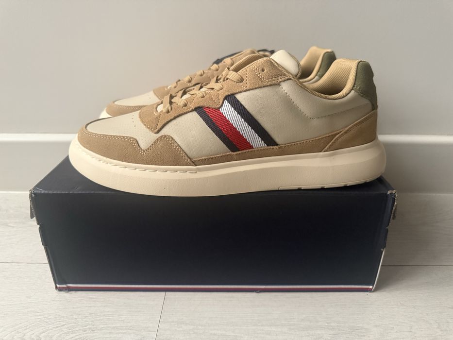 Продам кроссовки Tommy