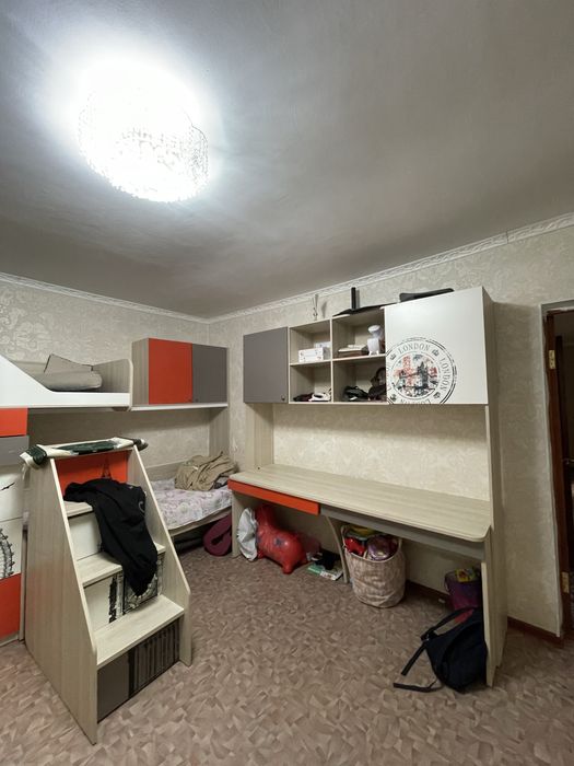 Стол письменный подходит для девочек , а также для мальчиков
