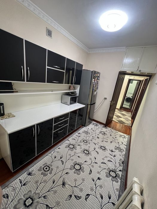 Мирабадский р-н, 2х комнатная 66м², 77-серия орентир:Рисовый, 11 радом