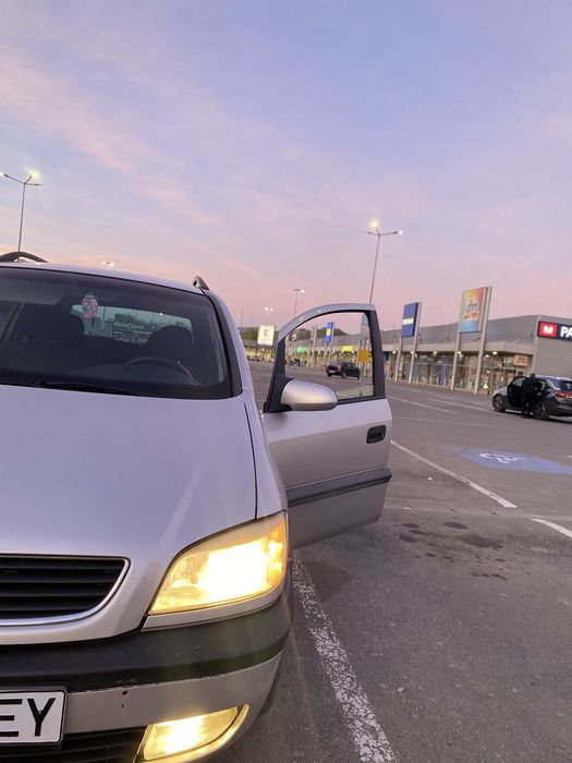 Vand/schimb Opel zafira A-1.8 benzina