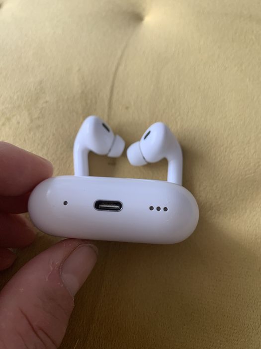 Casti airPods pro 2 model a 3047