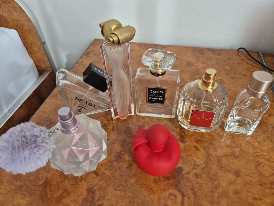 Sticle goale de parfum