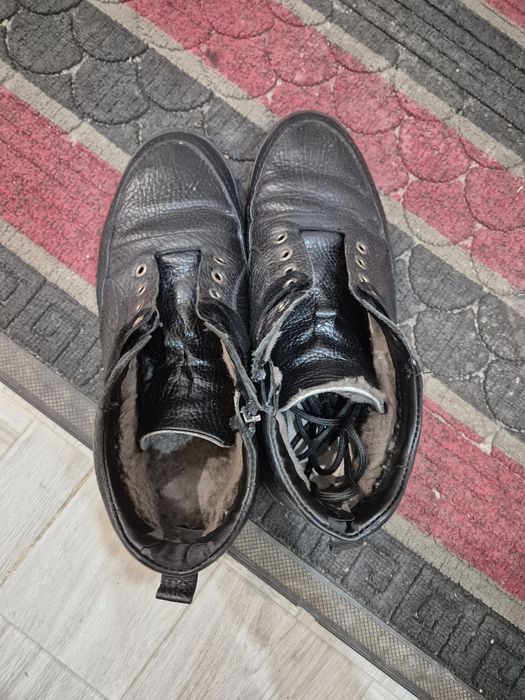 Кожаные ботинки сапоги