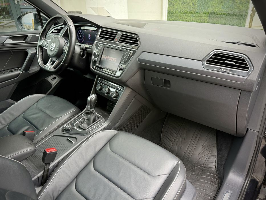 Volkswagen Tiguan R-Line Absolut Full! 2.0TDI 190CP 4X4! Garantie 12 Luni! Finantare