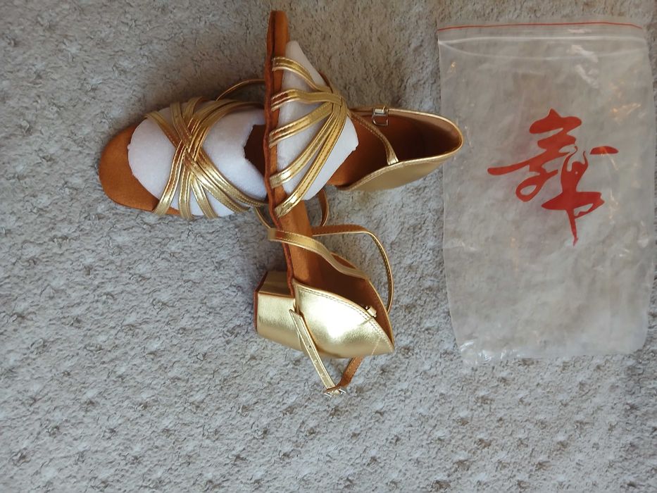 Обувки за латина