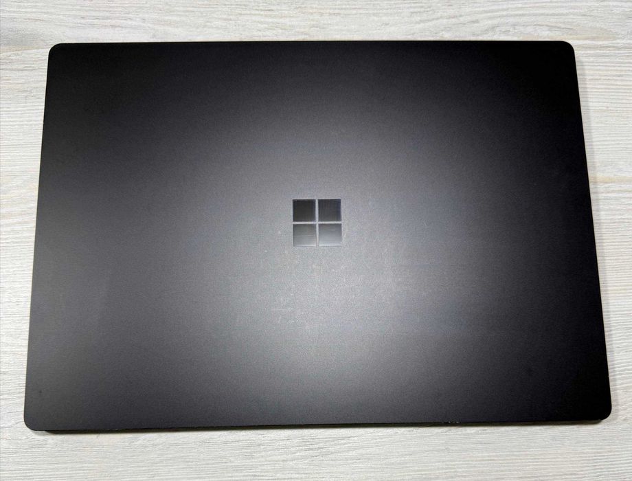 Surface Laptop 4 - 15” 2,5K IPS (НЕ СЕНСОР)  I7-1185G7 vPro 16GB/256GB