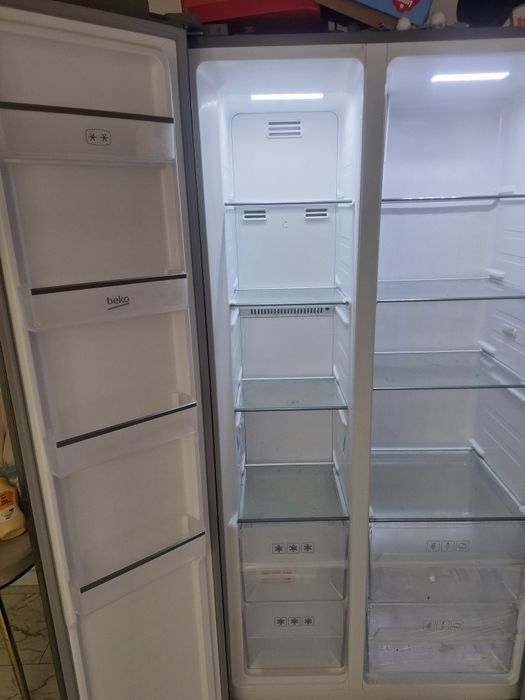 Vand frigider de la beko pret 1500 ridicare de la domiciliu bacau