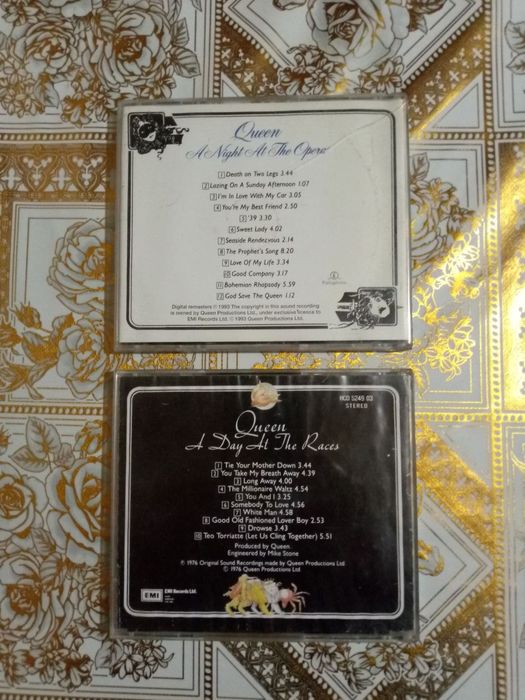 Продам CD диски группы QUEEN 3 штуки.