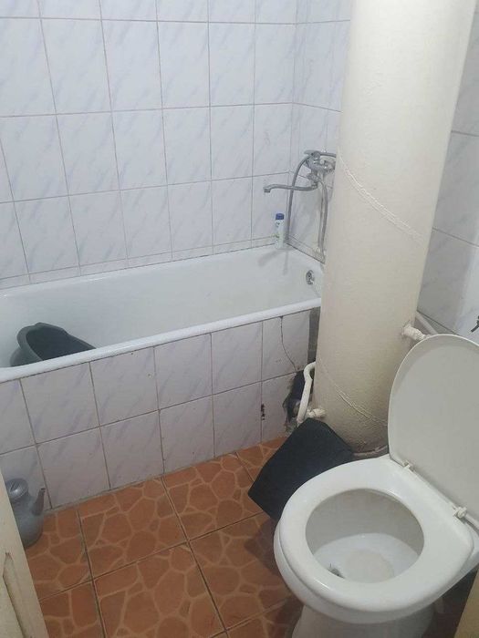 Sharq bozor orqasinda 2 xonali kvartira