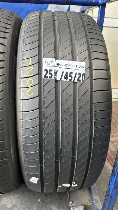 255/45/20 michelin